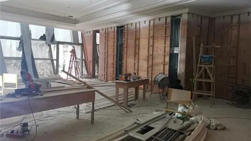 目前市场上常见的楼顶露台防水材料主要有以下几种：